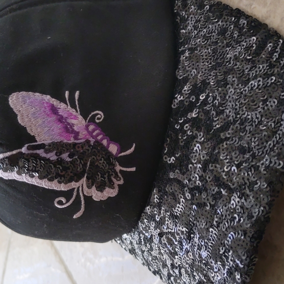 Super Cute Butterfly Snapback Hat - Picture 2 of 4